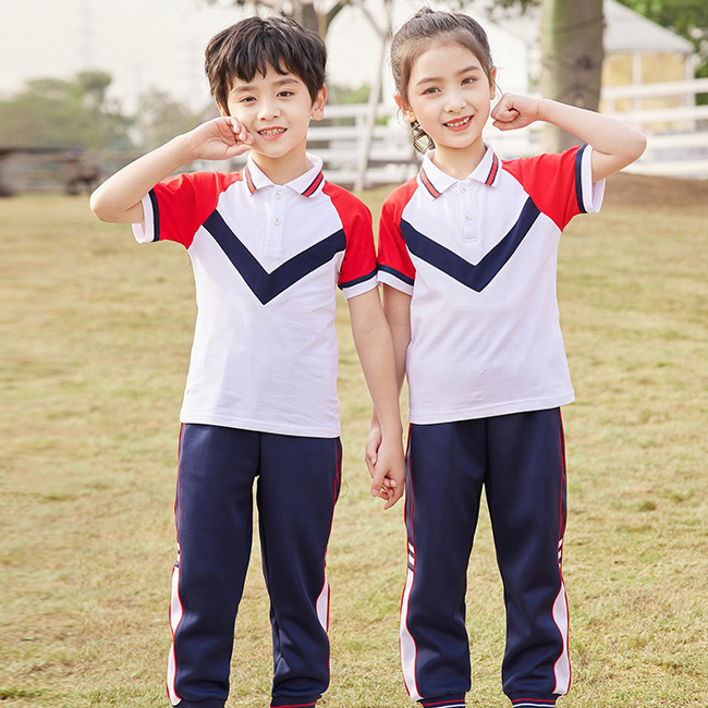 中小学校服a