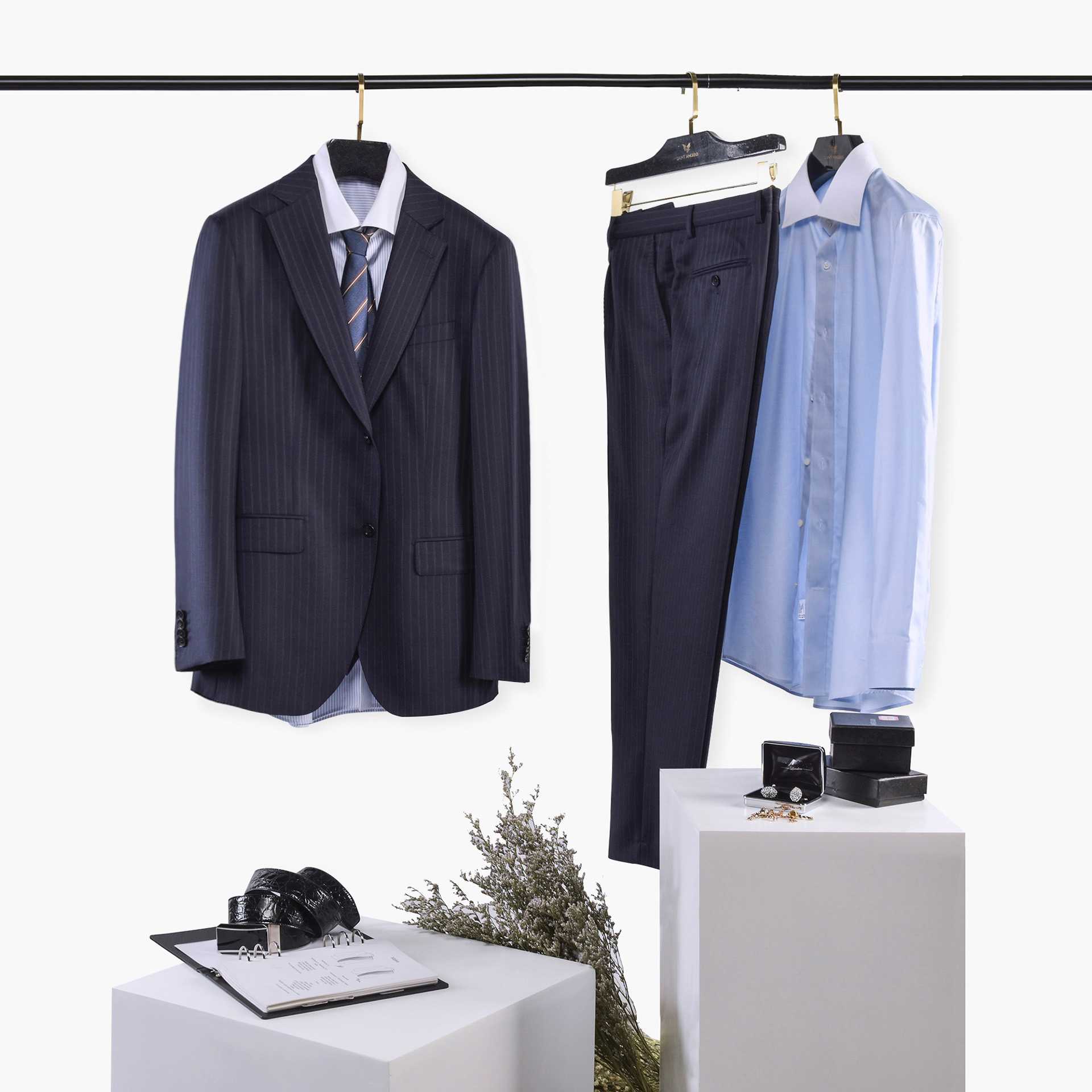 客户实拍藏青色条纹西服套装